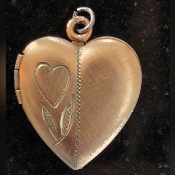 Unique Vintage Jewelry - Antique Edwardian Heart Locket 1/20 12K Gold Filled | Early 20th Century (c.1900